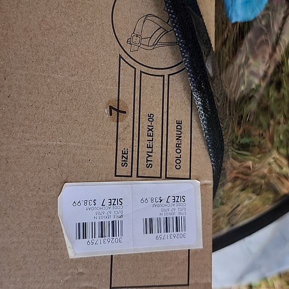 Heels - Picture 4 of 4